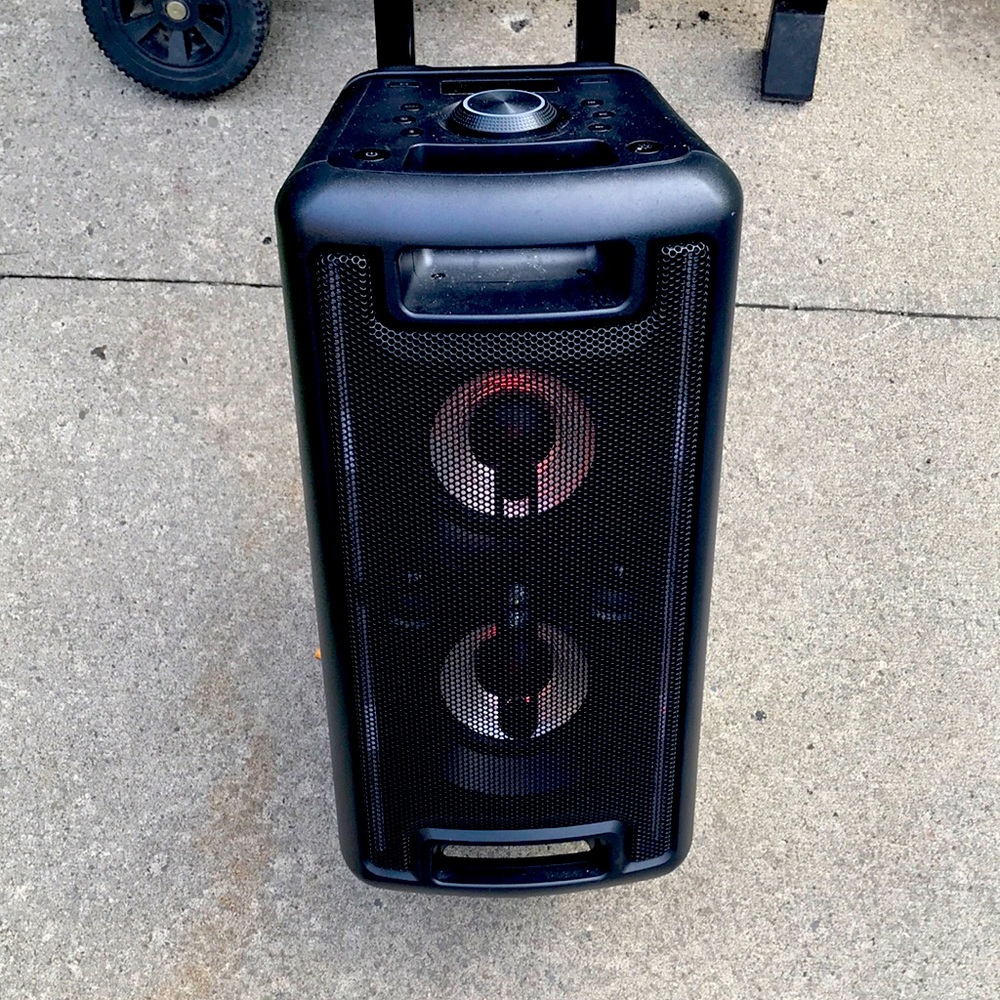 Onn speaker party speaker